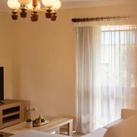 Steps From Mall Super Convenient 3br Cozy House