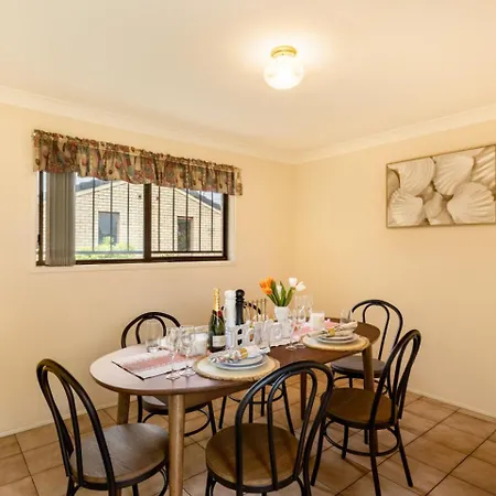 Steps From Mall Super Convenient 3br Cozy House Holiday home *