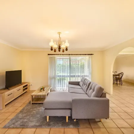 Steps From Mall Super Convenient 3br Cozy House Holiday home