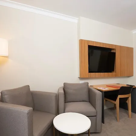 Diana Woolloongabba Hotel 4*