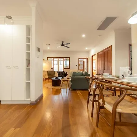 House Of Fairy Wren -charming Queenslander Mins Drive To Cbd And Gabba Stadium! * Brisbane