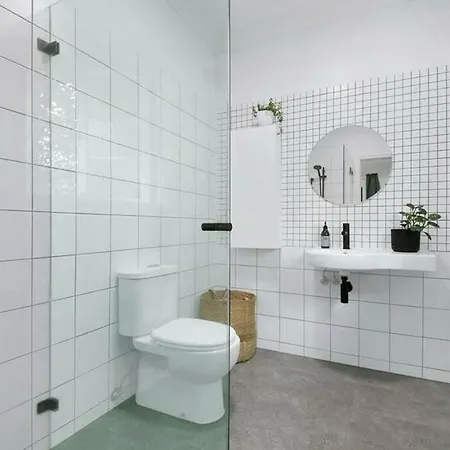 House Of Fairy Wren -charming Queenslander Mins Drive To Cbd And Gabba Stadium!