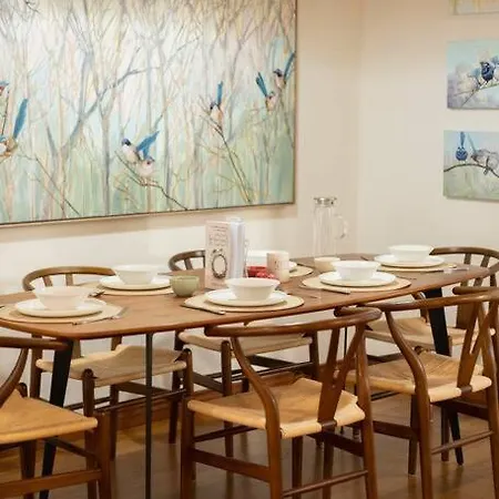 Holiday home House Of Fairy Wren -charming Queenslander Mins Drive To Cbd And Gabba Stadium! *