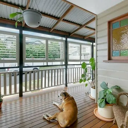 House Of Fairy Wren -charming Queenslander Mins Drive To Cbd And Gabba Stadium! Brisbane