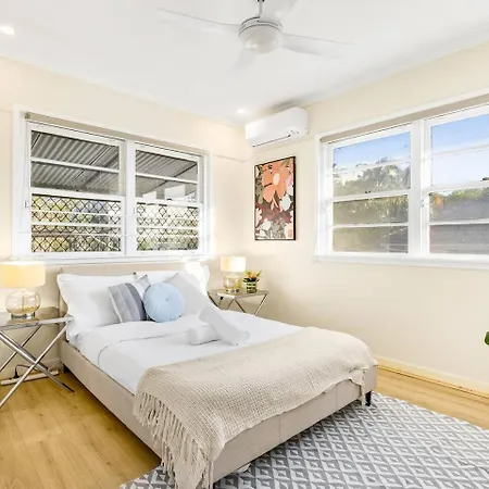 Holiday home Cozy Warmly 3 Beds Sweet At Sunnybank Brisbane
