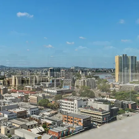 Breathtaking Fortitude Valley Apartment *