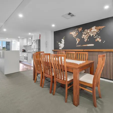 Entire 2 Bedroom Penthouse With Carpark Brisbane