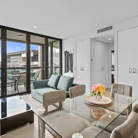 Elegant Urban Hideaway - Private Luxury Residential Apartment, Walk To South Bank & Free Carpark Brisbane