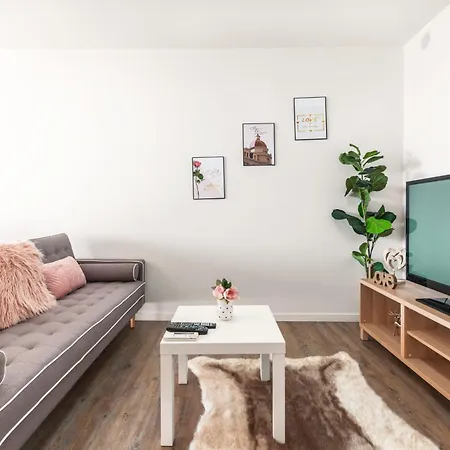 Perfect Location W Roof Pool Gym Apartment Brisbane