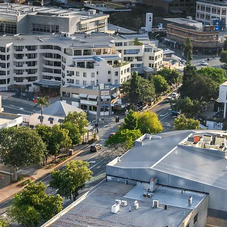 Perfect Location W Roof Pool Gym * Brisbane