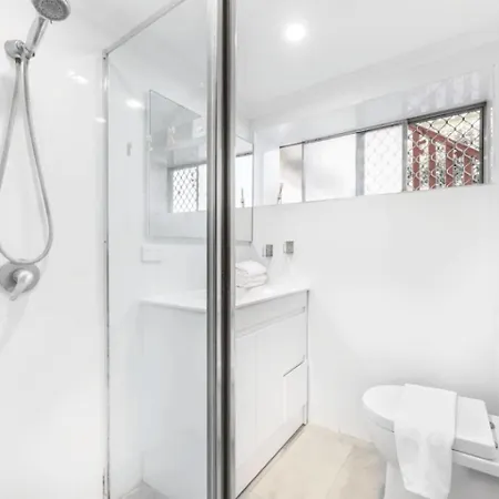 1 Bedroom Unit Near Highway Transports N Shops Apartment