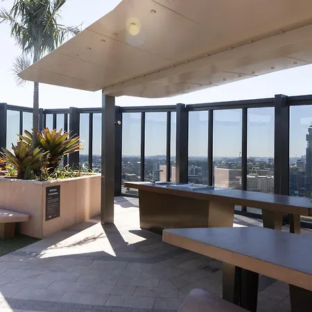 Spectacular Views, King Bd Single Bed & Parking Apartment