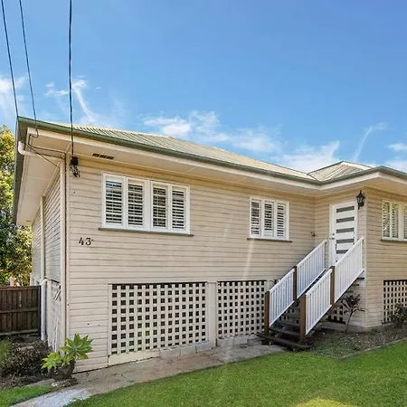 4bdr 2bth Holiday Holland Park