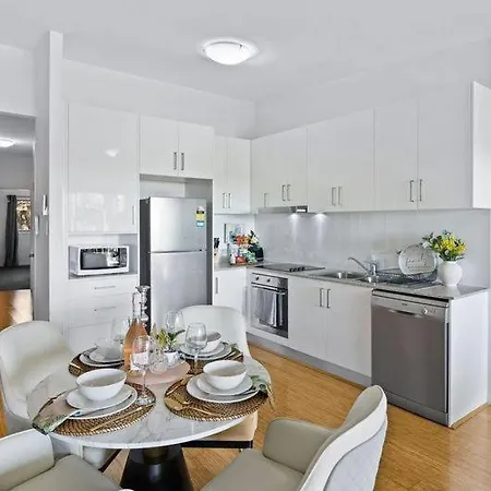 Bright 2b2b Near The Free Parking Apartment Brisbane