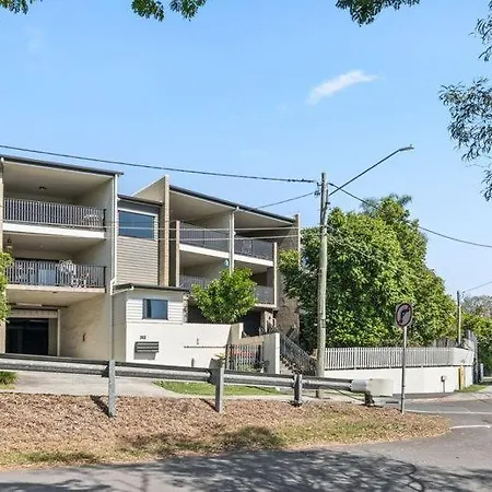 Apartment Bright 2b2b Near The Free Parking