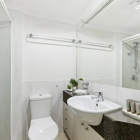 2-bed Urban Haven With Parking And Balcony * Brisbane