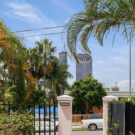 Spacious Inner 2-bed With Parking And Balcony Apartment
