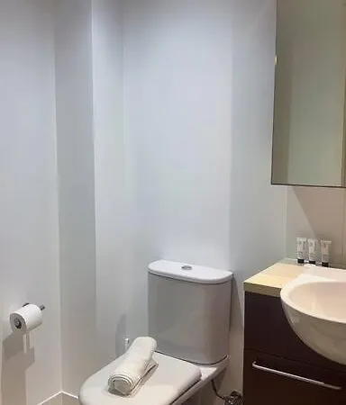 Modern 2-bedroom Apartment- Heart Of *