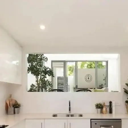 Holiday home Huge Family Townhouse 3 Bathrooms 5km To