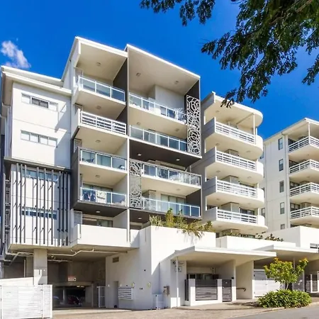 Huge Family Townhouse 3 Bathrooms 5km To Brisbane