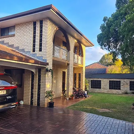 Big Holliday House With Pool Brisbane