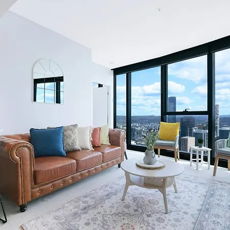Margaret In The Sky - An Exceptional Urban Retreat