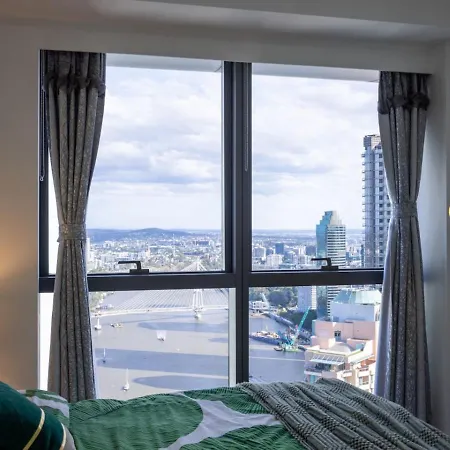 Luxury 3br Stunning Skyline-river-view At Cbd Apartment Brisbane