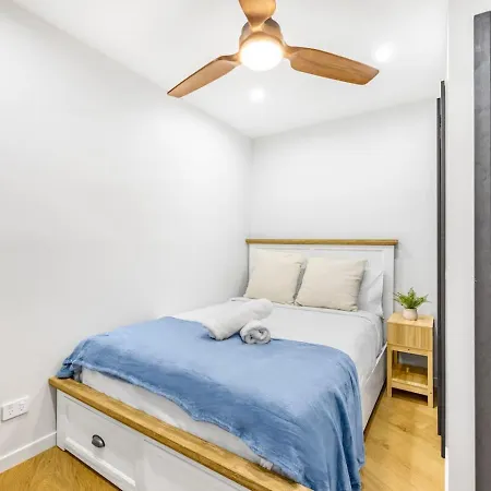 Luxury 4br Cozy Pool, Gym, Sauna, Wparking At Cbd Apartment