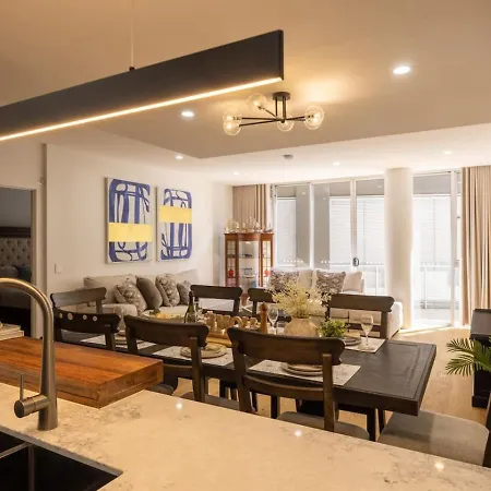 Luxury 4br Cozy Pool, Gym, Sauna, Wparking At Cbd