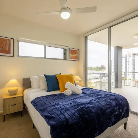 Apartment Modern 3br Riverside W Parking Near Shops And Park Brisbane