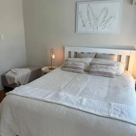 Stylish & Elegant 2-br Townhouse In Wilston