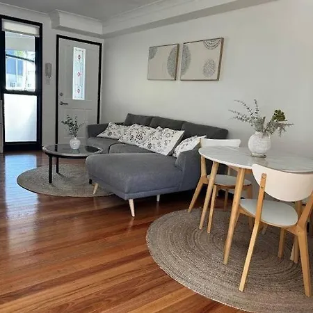 Stylish & Elegant 2-br Townhouse In Wilston Holiday home Brisbane