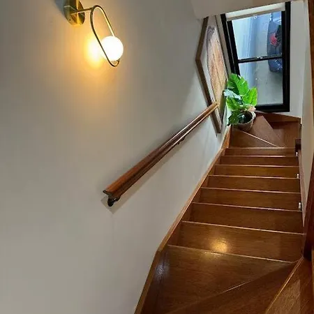 Stylish & Elegant 2-br Townhouse In Wilston *