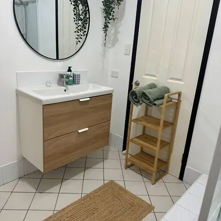 Stylish & Elegant 2-br Townhouse In Wilston Holiday home