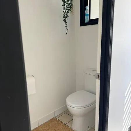 Stylish & Elegant 2-br Townhouse In Wilston Holiday home
