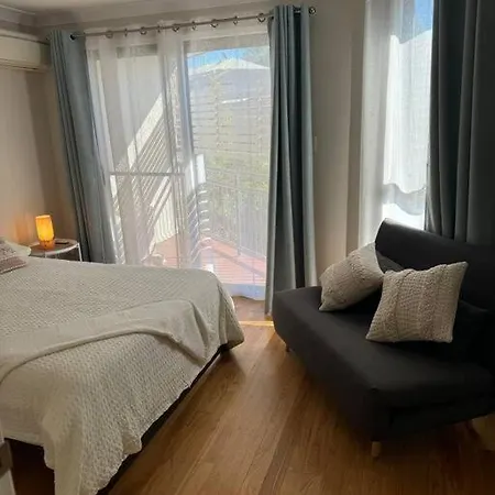 Stylish & Elegant 2-br Townhouse In Wilston Holiday home