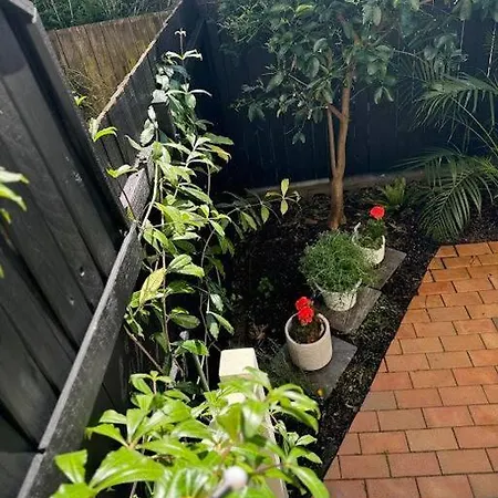 Stylish & Elegant 2-br Townhouse In Wilston Holiday home