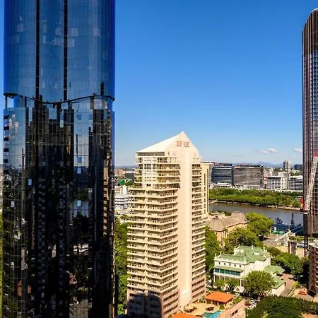 Cbd Luxury With River & Botanic Garden Views From Spacious Balcony Apartment
