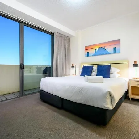 Cbd Luxury With River & Botanic Garden Views From Spacious Balcony Apartment