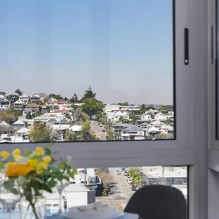 Elegant 2br Haven In The Trendy Fortitude Valley Apartment *