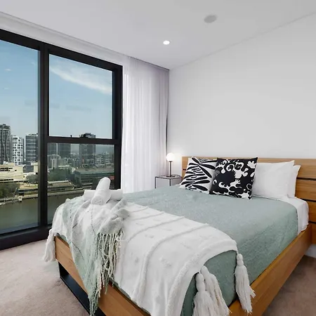 Luxury 1br In River Firework View Brisbane