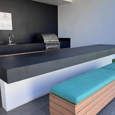 Elegant 2br Haven In The Trendy Fortitude Valley Apartment