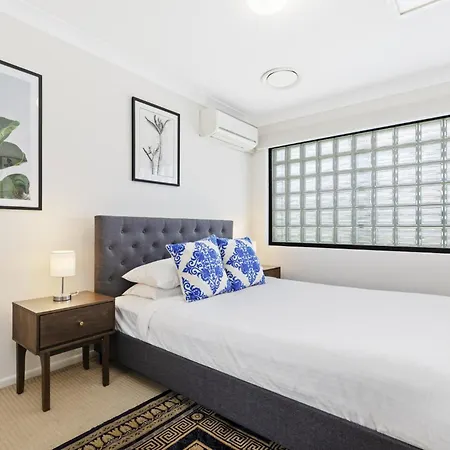 South 2-bed With Views & Parking
