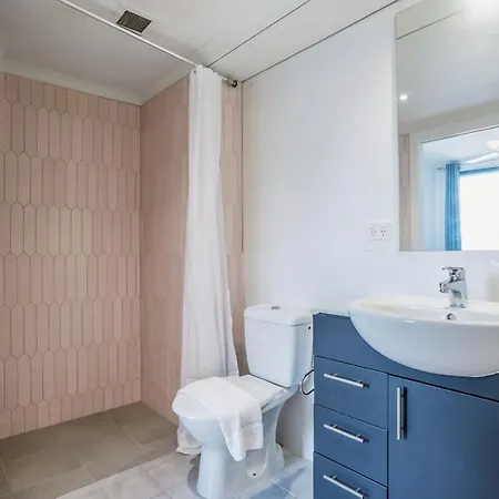 Springs Haven Pool & Parking Apartment