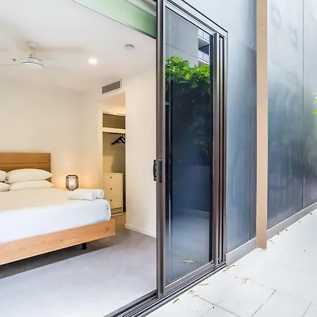 South Rooftop Oasis With Pool Brisbane