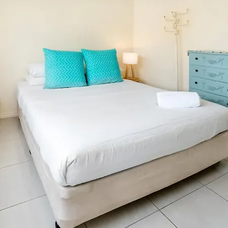 Contemporary 2br Escape Upper Level Sanctuary Apartment Brisbane