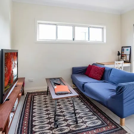 Contemporary 2br Escape Upper Level Sanctuary *