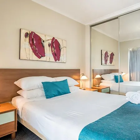 Apartment Chic Escape Fortitude Valley Rooftop Amenities *