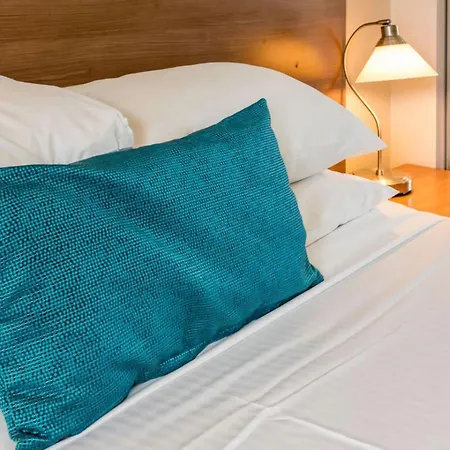 Apartment Chic Escape Fortitude Valley Rooftop Amenities