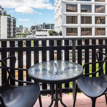 Chic Escape Fortitude Valley Rooftop Amenities Apartment Brisbane